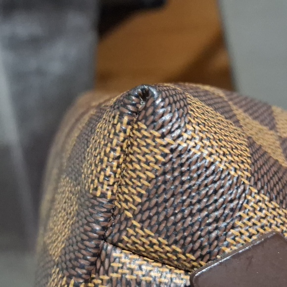 Louis Vuitton pouch - Picture 6 of 14